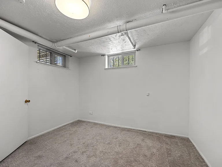 1674 Monroe St — Photo 22