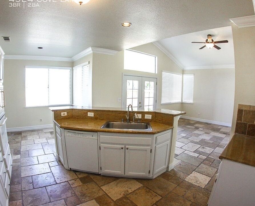 1st image of 4524 Cove Ln