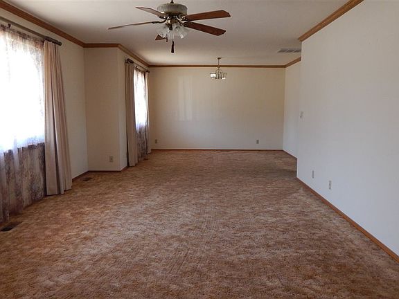 5th image of 3004 Cathlinda Dr