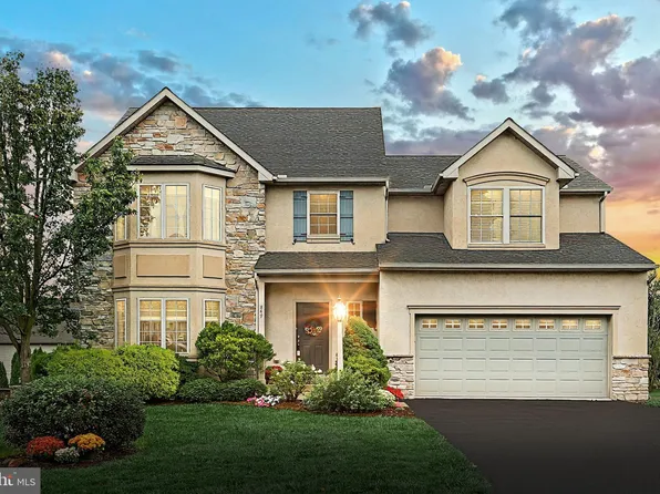 849 Solarlight Dr, York, PA 17402