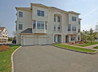 218 Edmonton Ct, Livingston, NJ 07039