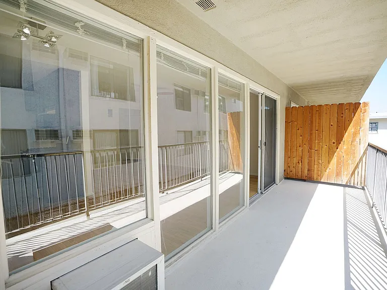 Larrabee 1200 — Photo 8