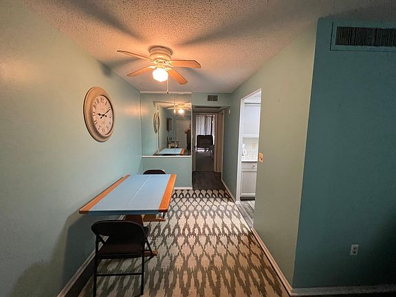 4th image of 205-1001 Pearce Dr #205