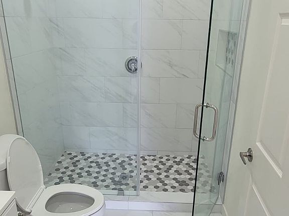 4th image of 6221 Del Amo Blvd