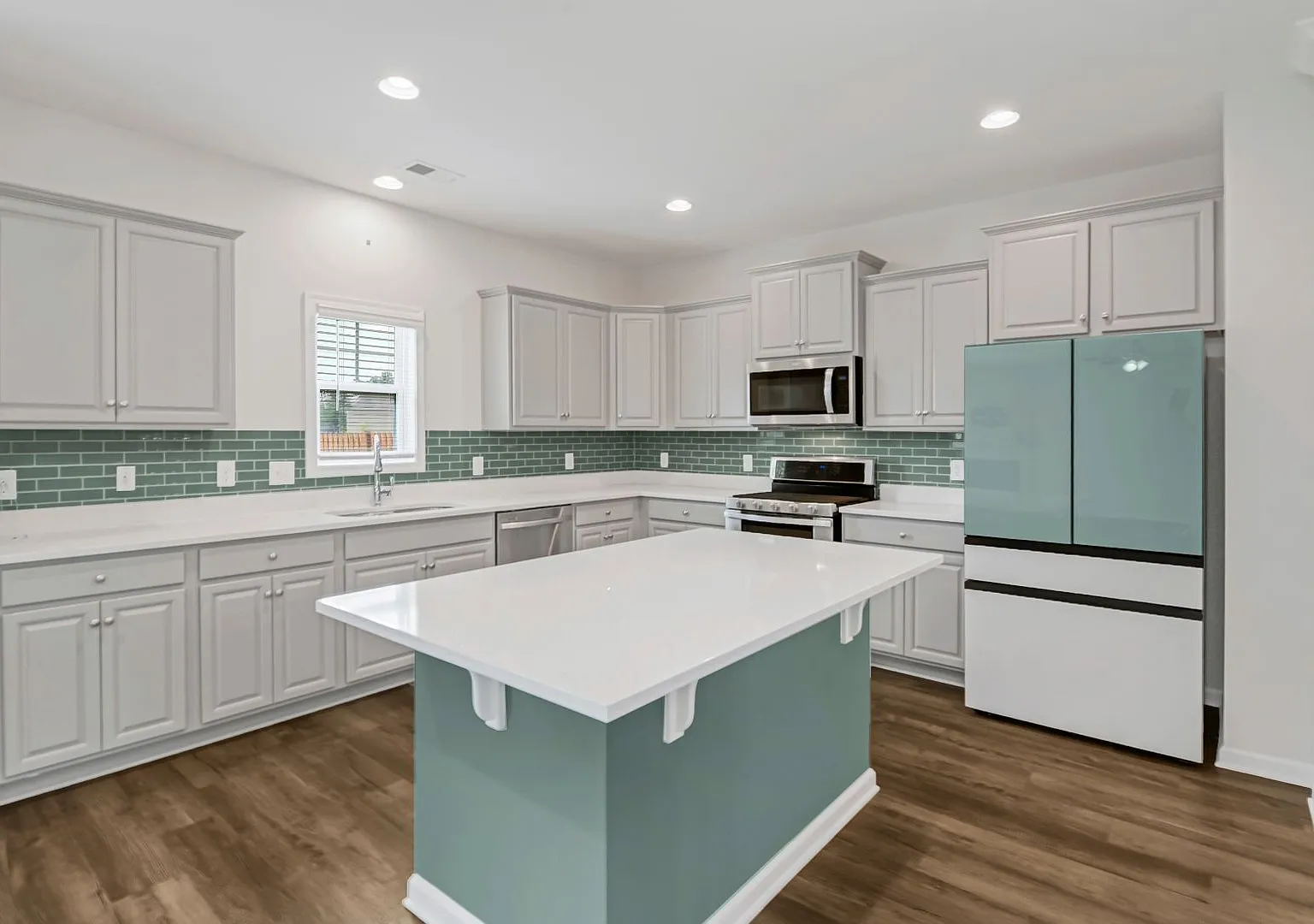 Discover your dream home at 728 Bustling Branch Lane in the vibrant community of Elgin! — Photo 4