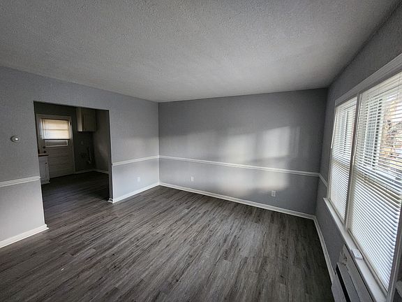 4th image of 3100 Hanbury St Unit B