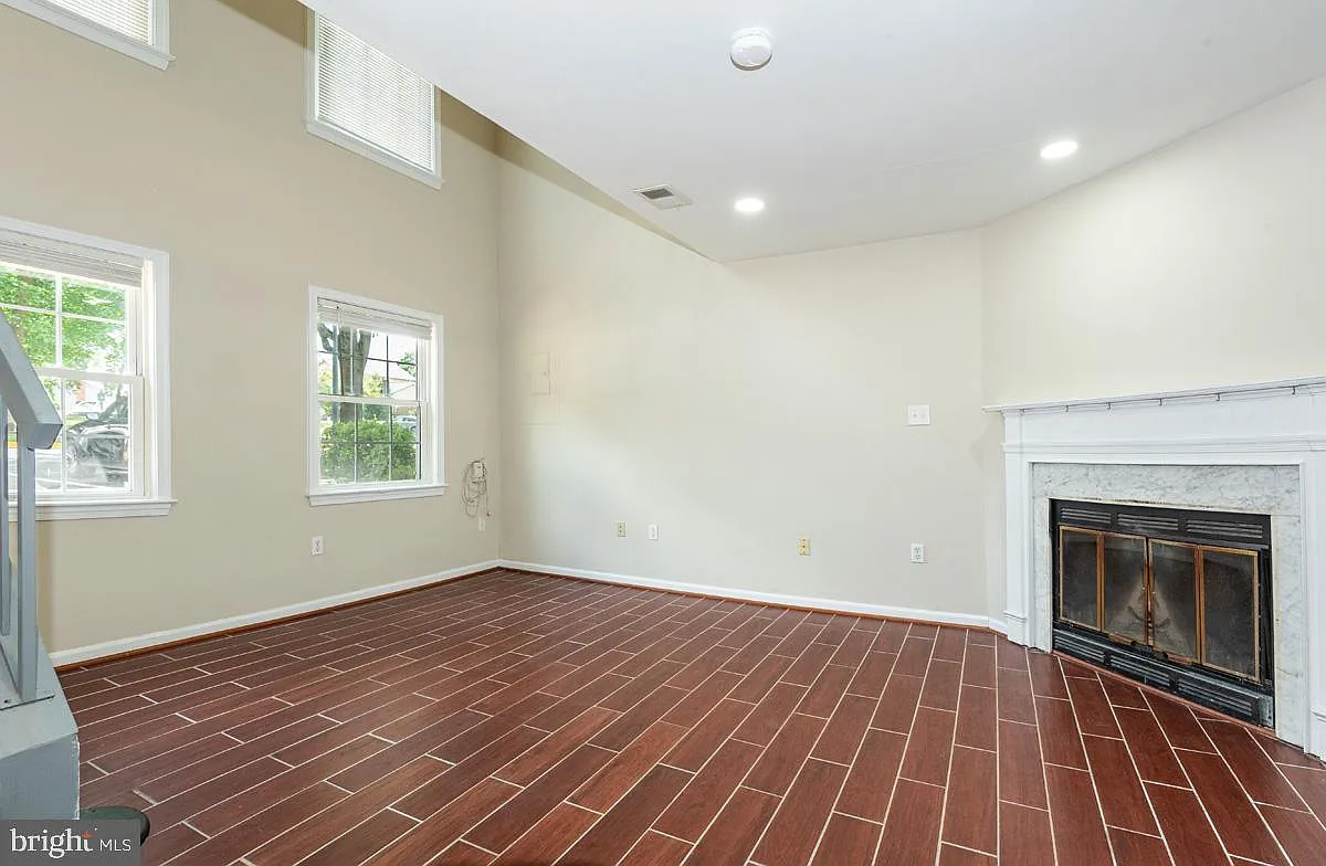 3 bed, 2.5 bath, 1800 sqft, $2,750 — Photo 4