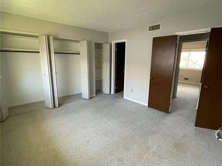 422 Eastbrooke Ln — Photo 10