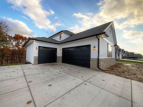 2nd image of 626 Round Rock