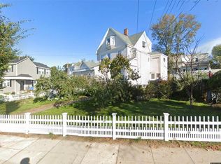 45 Pleasant St, Winthrop, MA 02152