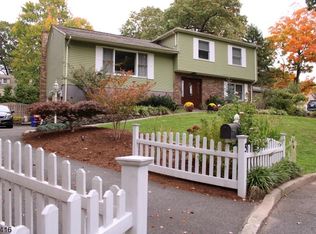 5 Goble Ter, Midland Park, NJ 07432