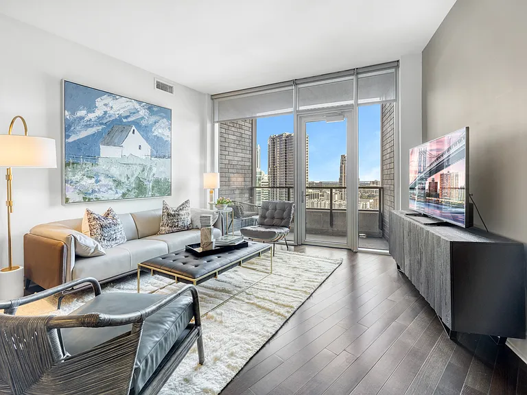 Open-Concept Living with awe-inspiring city views