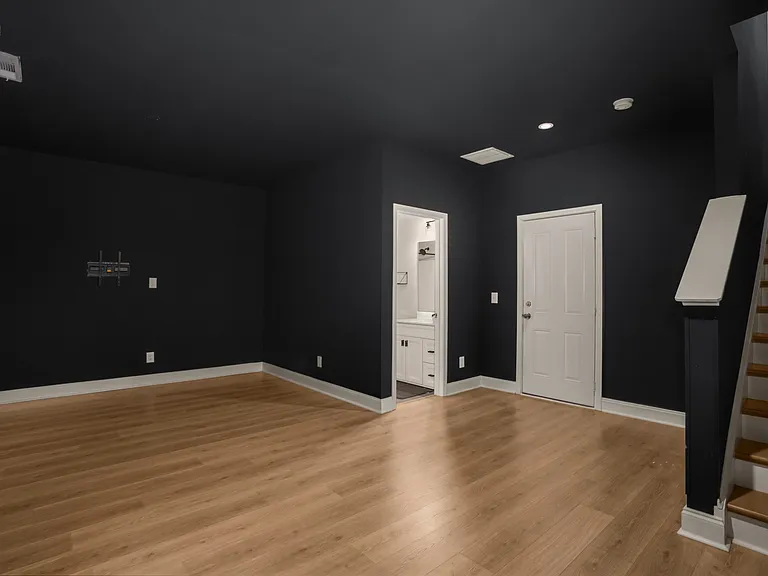 134 Buckfast Ln — Photo 11