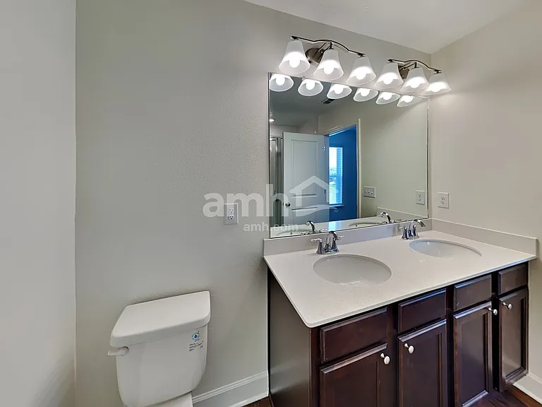 2114 Saffron Walden Dr — Photo 16