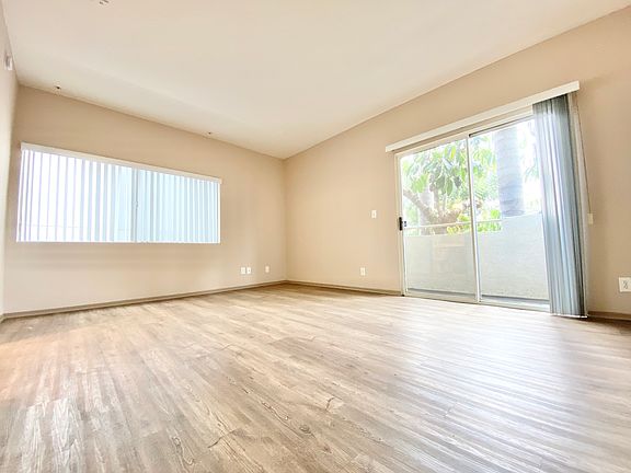 2nd image of 11221 Richland Ave APT 209