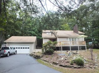 50 Flaxfield Rd, Dudley, MA 01571