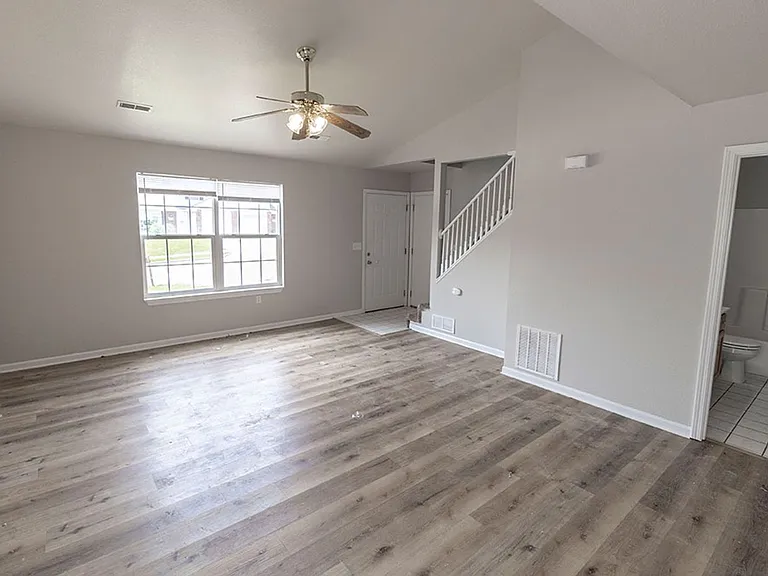 1412 N Frideriki Dr — Photo 4