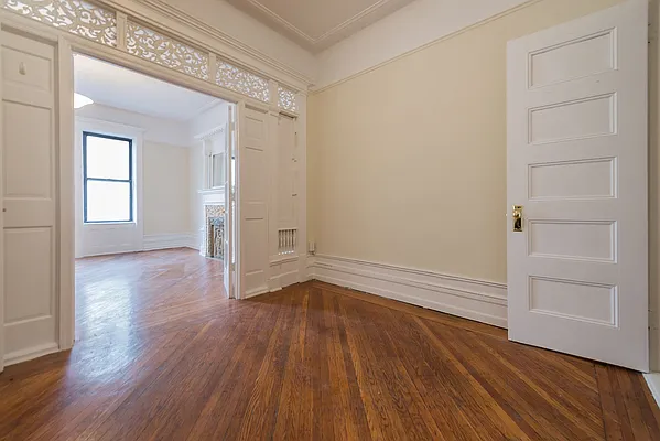 Rented by Nooklyn NYC LLC | media 50
