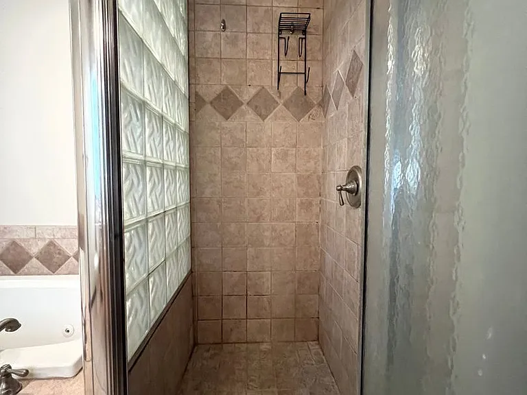 313 Park Central E #302 — Photo 15