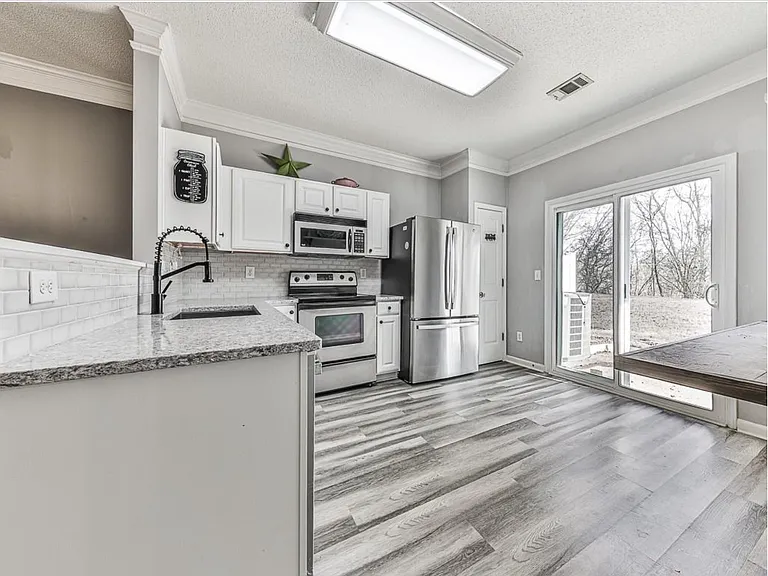 388 Weatherstone Pl — Photo 10