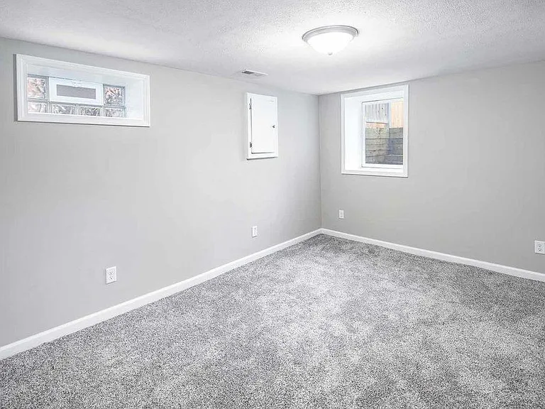 115 Marquette Ave — Photo 9