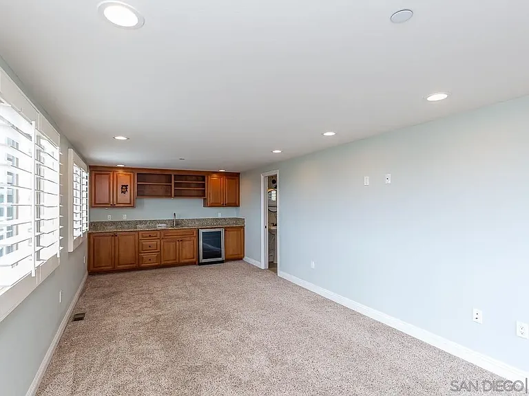 1368 Oliver Ave — Photo 7