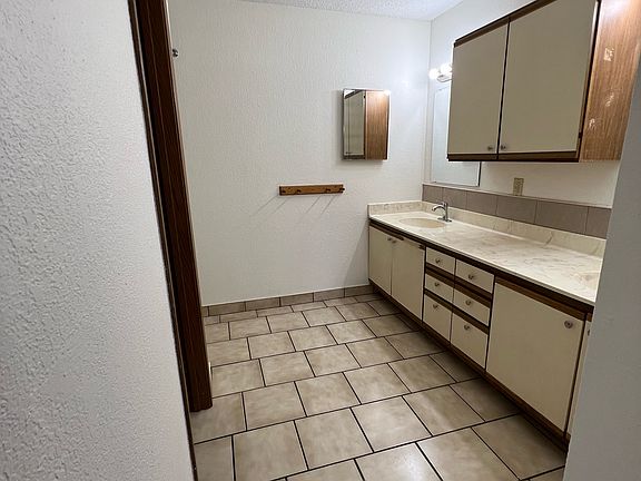 4th image of 1526 9th Ave S #303
