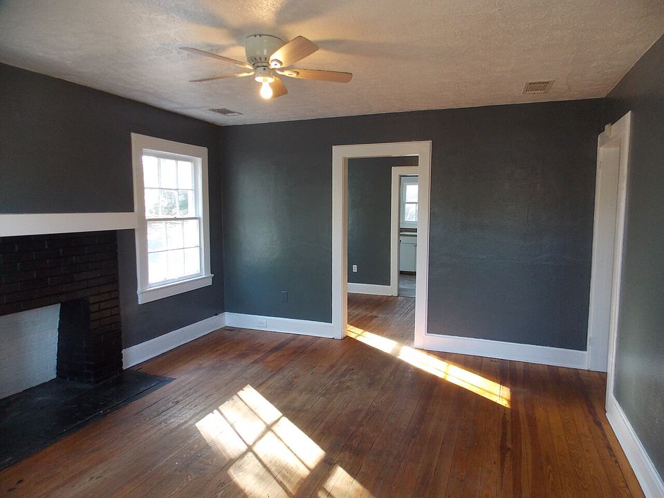 822 W Solomon St Griffin, GA Zillow Apartments for Rent in Griffin