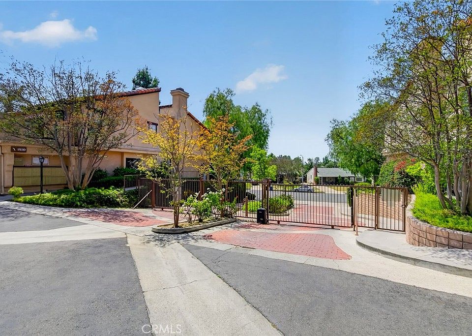 1st image of 1812 S Marengo Ave APT 10