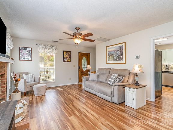 5th image of 518 Viking Dr SW
