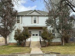 209 N 4th St, Hot Springs, SD 57747