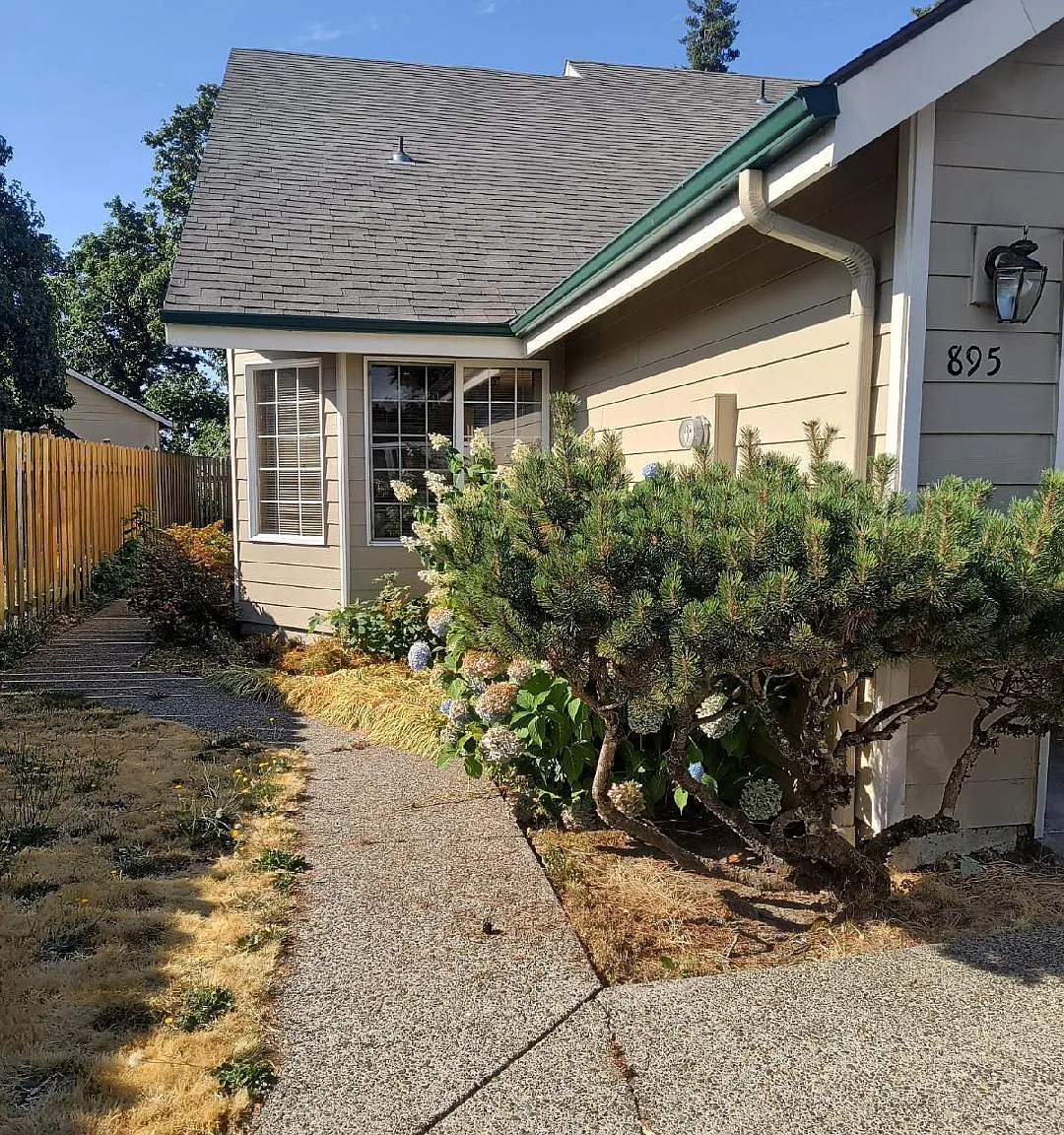 3 bed, 2.5 bath, 1911 sqft, $2,450 — Photo 2
