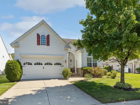 183 Hearthstone Dr, Berlin, NJ 08009