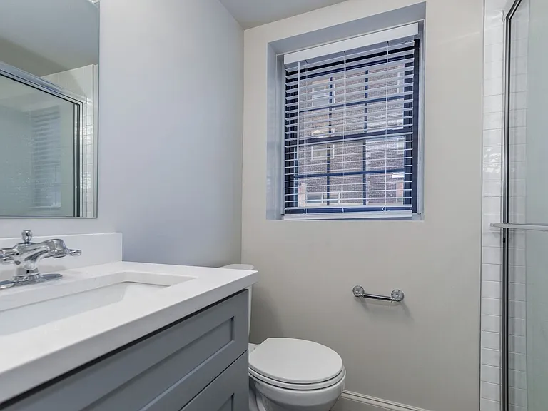 7570 Oxford Dr — Photo 8