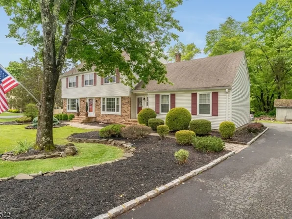 9 Westminster Dr, Clinton Twp., NJ 08801