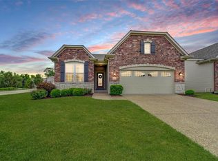 1521 Woodside Hills Dr, Saint Peters, MO 63376
