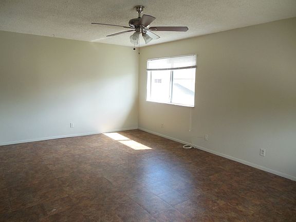 4th image of 828 E Tiffany Dr APT 4