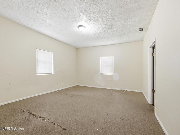 4th image of 1150 E 16TH