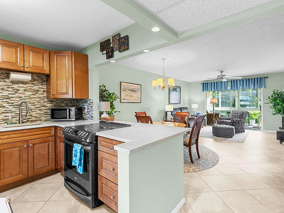 7797 Golf Circle Dr #303