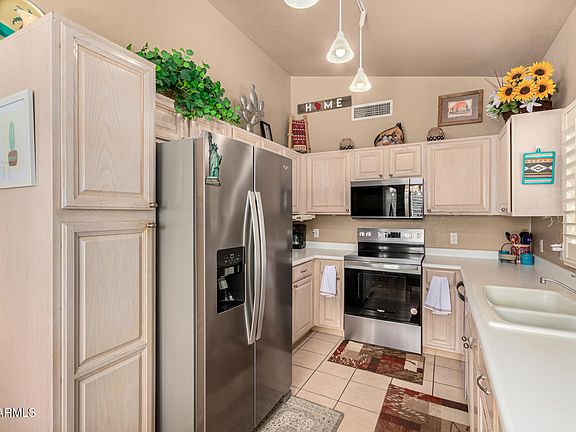 5th image of 14300 W BELL Road #331