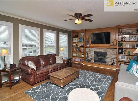 This home is full of spacious rooms including this lovely great room filled with natural lighting