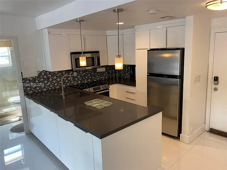 1540 Meridian Ave #4K — Photo 7