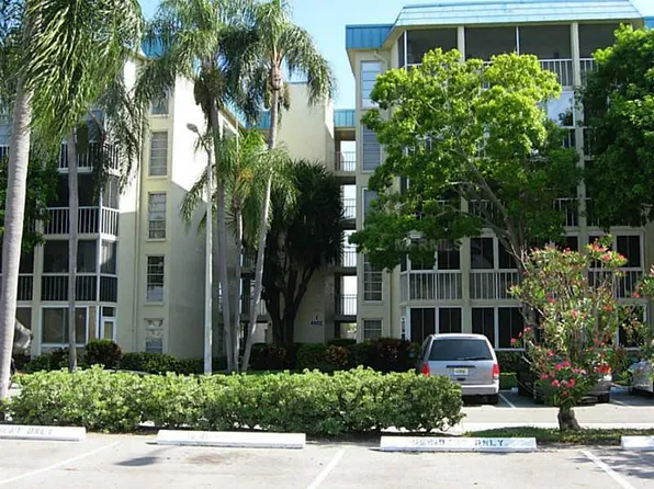 4902 38th Way S APT 406, Saint Petersburg, FL 33711