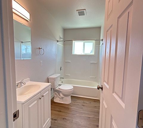 5th image of 200 E Tabor Ave #0