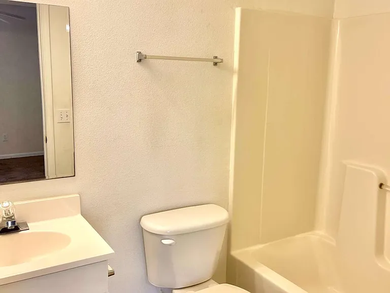 409 Lawnwood Ct — Photo 13