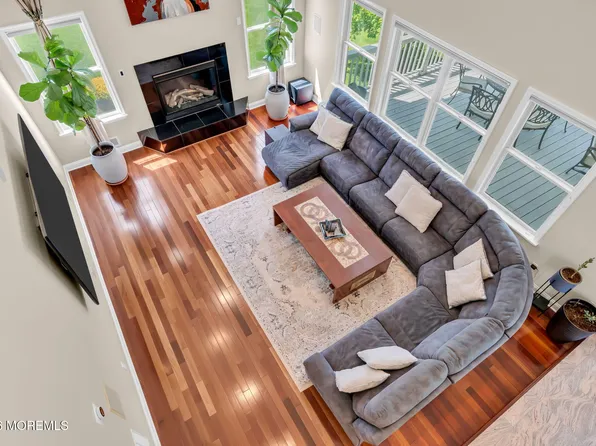 14 Diamond Hill Road, Marlboro, NJ 07746