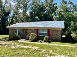 14 Elizabeth Dr, Camden, AL 36726