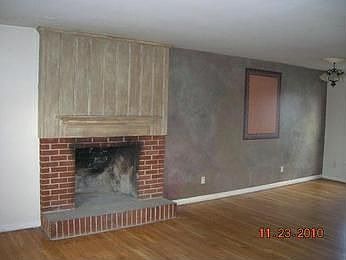 3rd image of 692 Crenshaw Ln