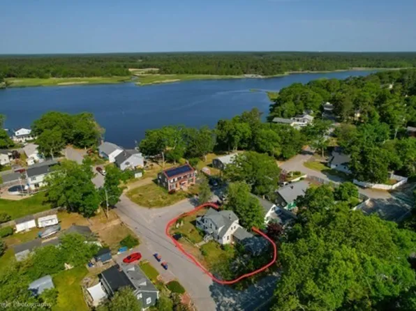 1 4th Ave, Wareham, MA 02571