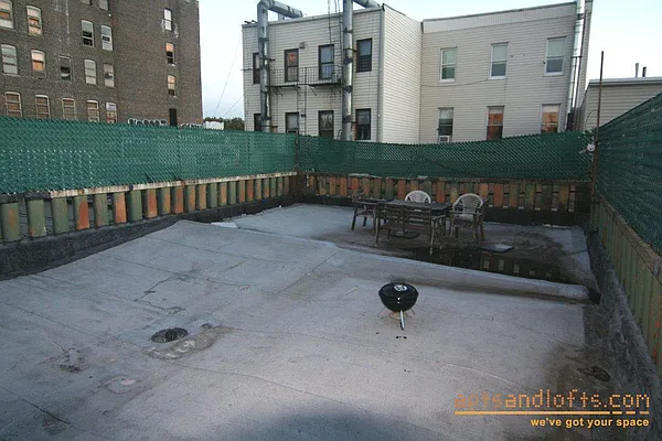 Rented by aptsandlofts.com | media 5